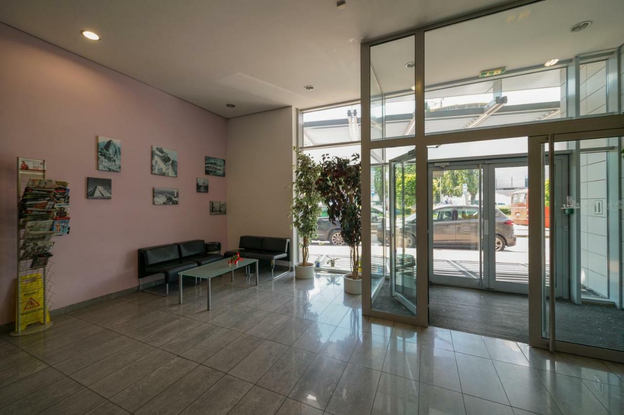 Flora Cozy Apartment Pressburg Exterior foto